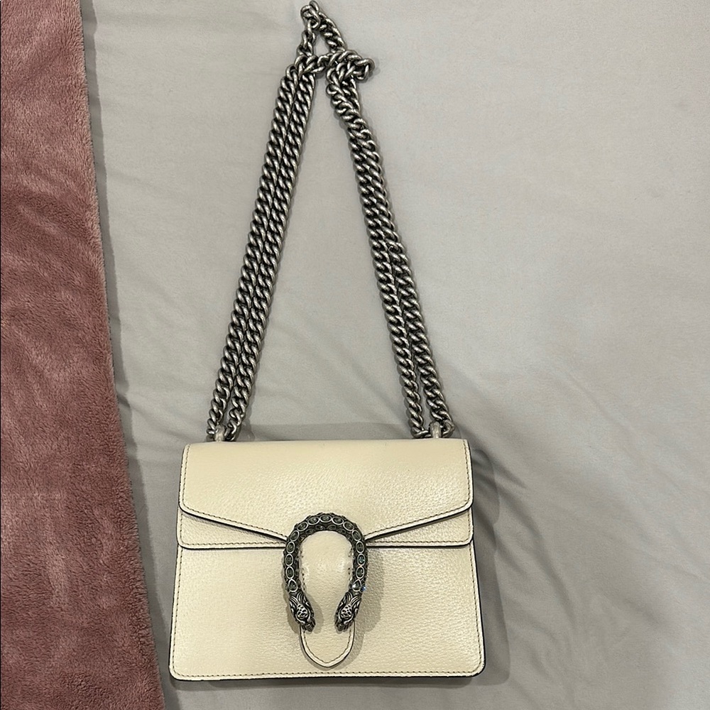 Cream Gucci Dionysus Bag